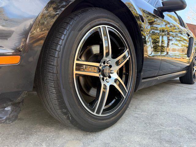 Ford Mustang V6 Coupe 2012