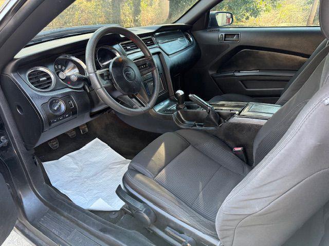 Ford Mustang V6 Coupe 2012