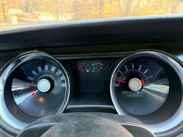 Ford Mustang V6 Coupe 2012