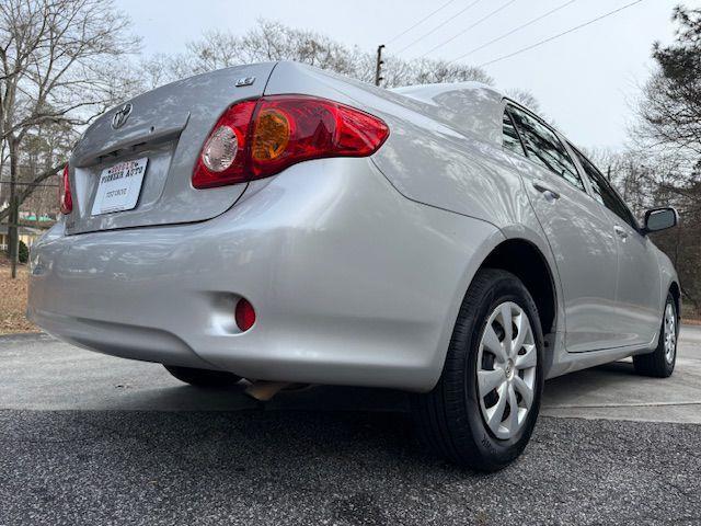 Toyota Corolla Base 5-Speed MT 2010