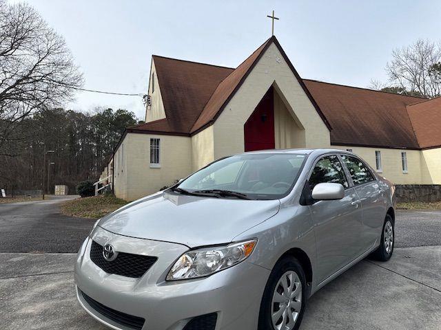 Toyota Corolla Base 5-Speed MT 2010