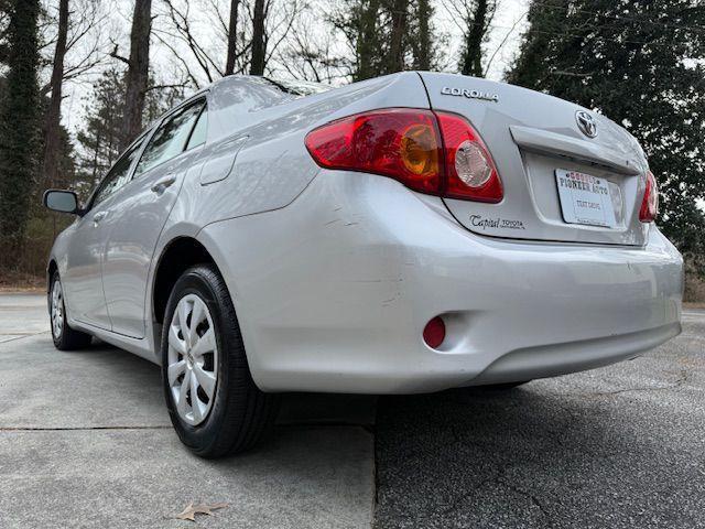 Toyota Corolla Base 5-Speed MT 2010