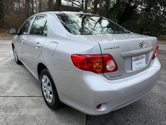 Toyota Corolla Base 5-Speed MT 2010