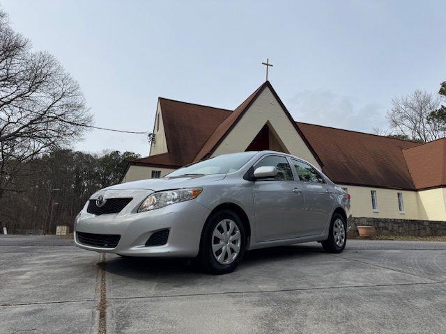 Toyota Corolla Base 5-Speed MT 2010