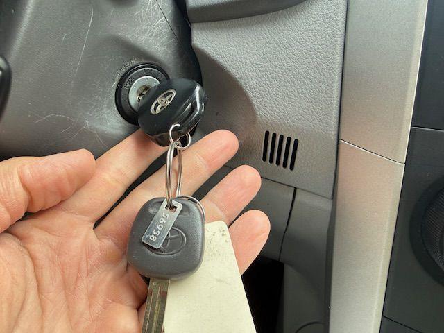 Toyota Corolla Base 5-Speed MT 2010