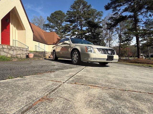 Cadillac DTS V8 2011