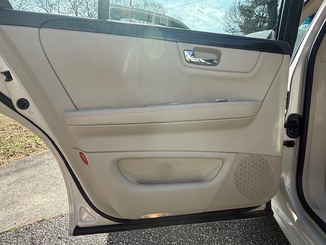 Cadillac DTS V8 2011