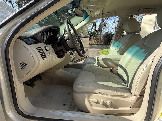 Cadillac DTS V8 2011