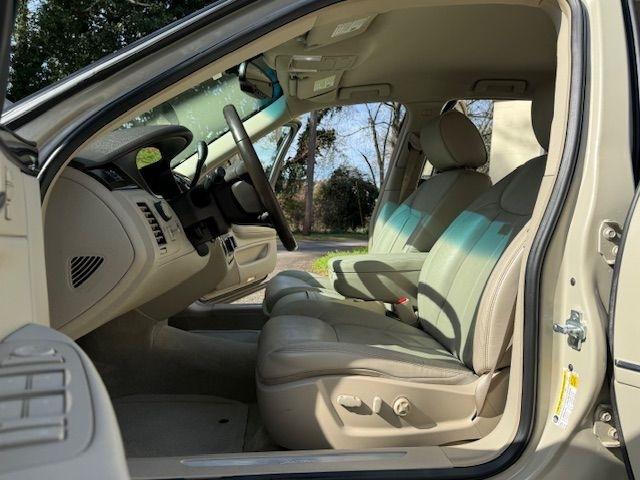 Cadillac DTS V8 2011