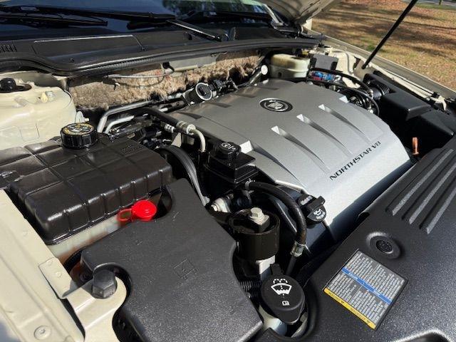 Cadillac DTS V8 2011