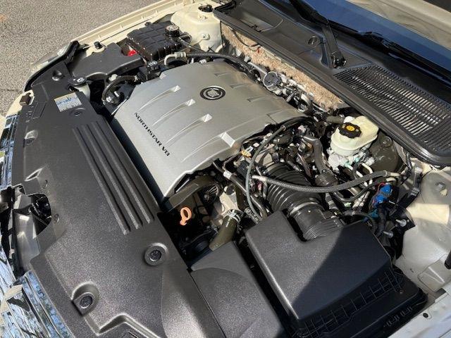 Cadillac DTS V8 2011