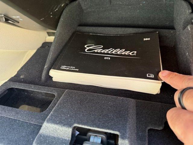 Cadillac DTS V8 2011