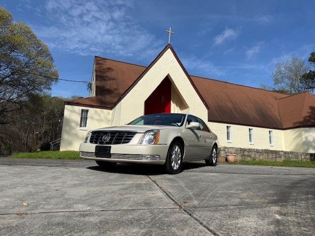 Cadillac DTS V8 2011