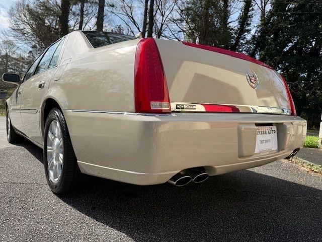 Cadillac DTS V8 2011