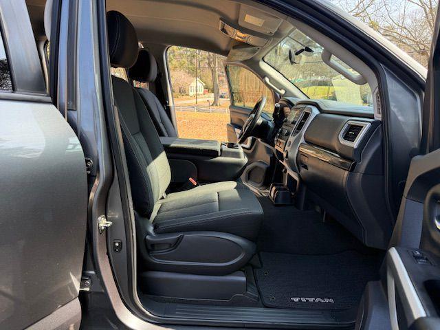 Nissan Titan S Crew Cab 2WD 2017