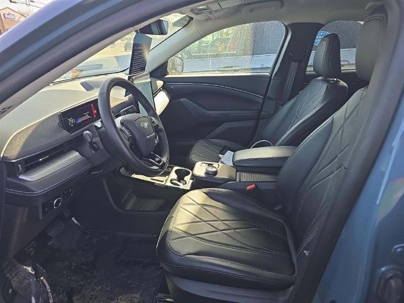 Ford Mustang Mach-E Select AWD 2023