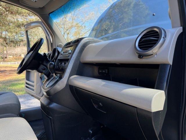 Honda Element EX 4WD AT 2011