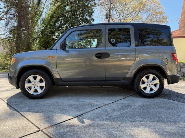 Honda Element EX 4WD AT 2011
