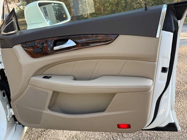 Mercedes-Benz CLS-Class CLS550 2012