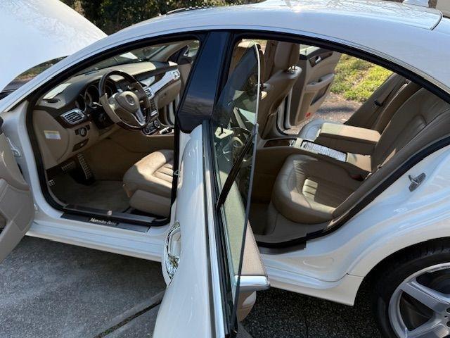 Mercedes-Benz CLS-Class CLS550 2012