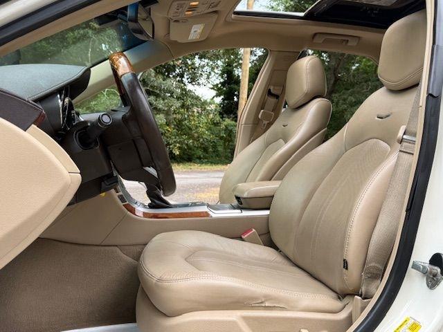 Cadillac CTS Luxury 2012
