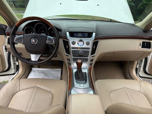 Cadillac CTS Luxury 2012