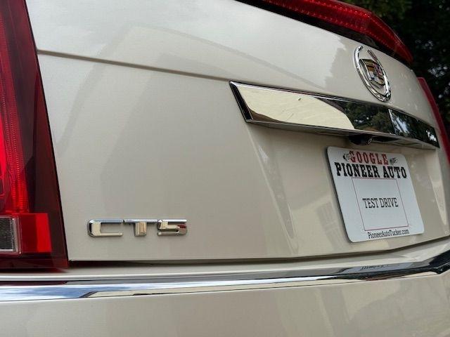 Cadillac CTS Luxury 2012
