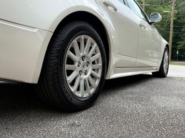 Cadillac CTS Luxury 2012
