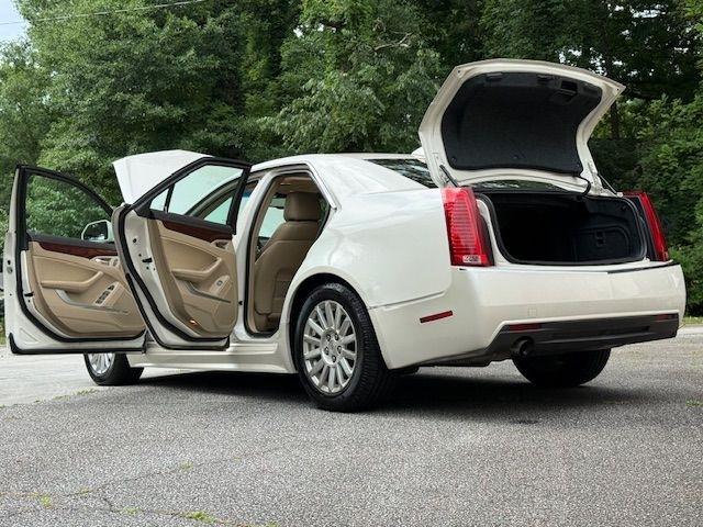 Cadillac CTS Luxury 2012