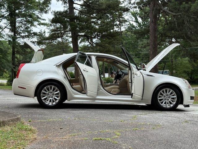 Cadillac CTS Luxury 2012