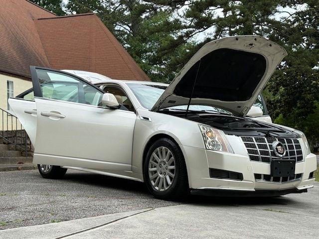 Cadillac CTS Luxury 2012