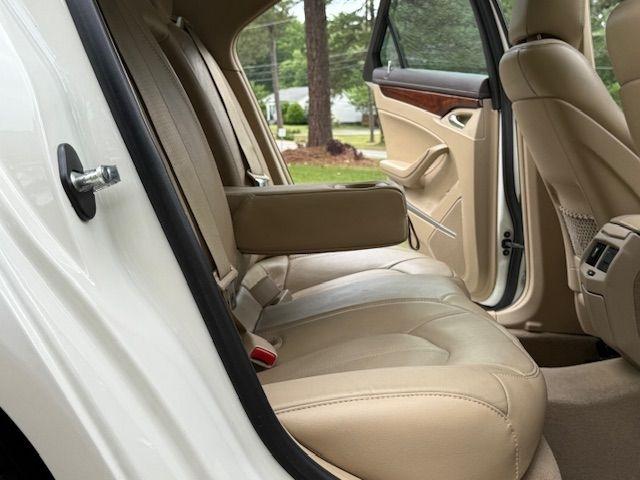 Cadillac CTS Luxury 2012