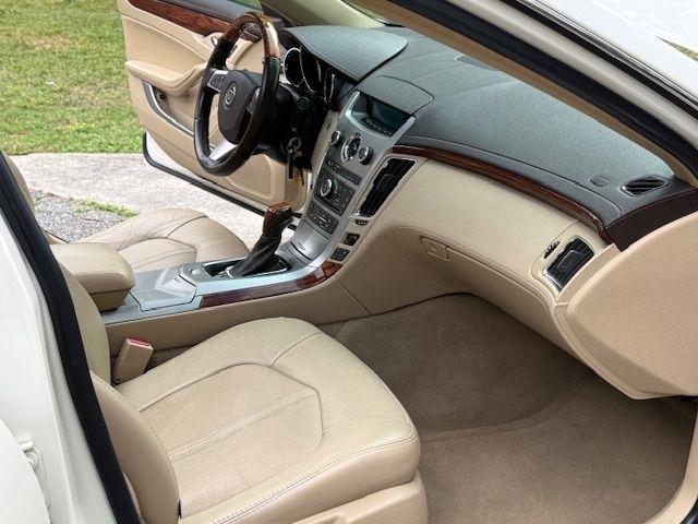 Cadillac CTS Luxury 2012