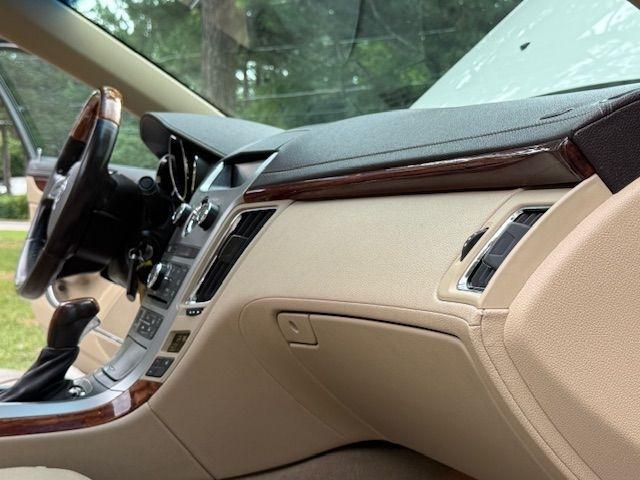 Cadillac CTS Luxury 2012