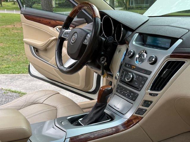Cadillac CTS Luxury 2012