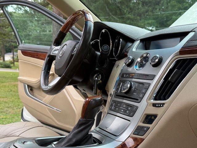 Cadillac CTS Luxury 2012