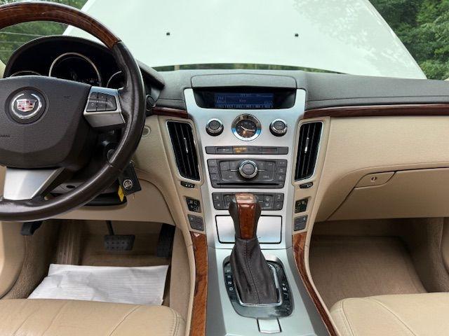 Cadillac CTS Luxury 2012
