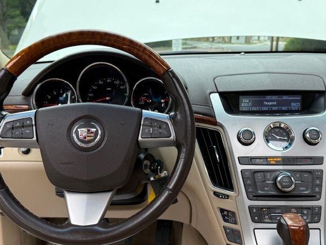 Cadillac CTS Luxury 2012