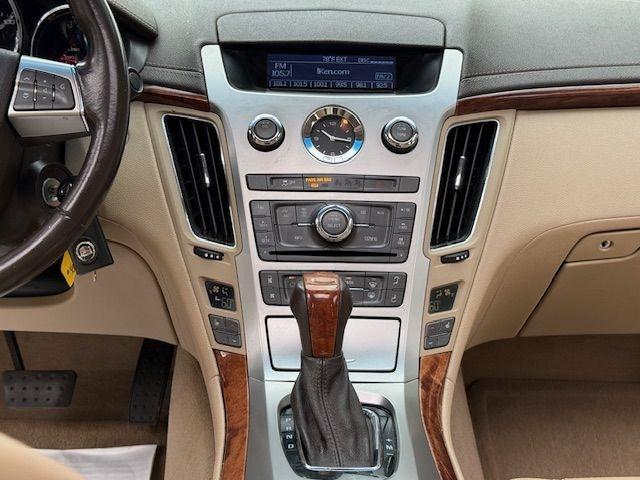 Cadillac CTS Luxury 2012