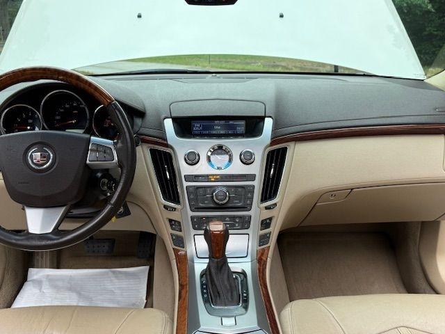 Cadillac CTS Luxury 2012