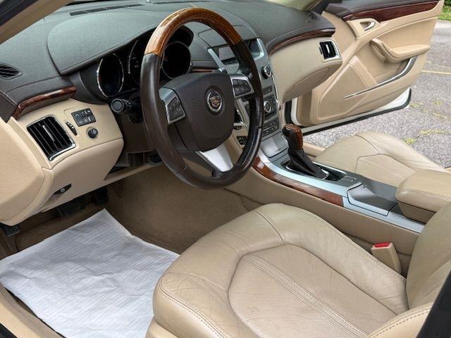 Cadillac CTS Luxury 2012