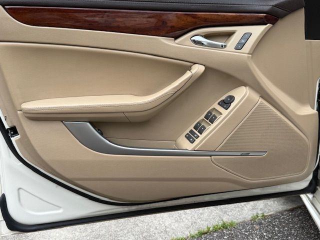 Cadillac CTS Luxury 2012