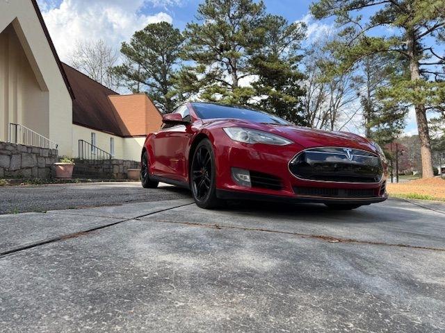 Tesla Model S 85D 2015