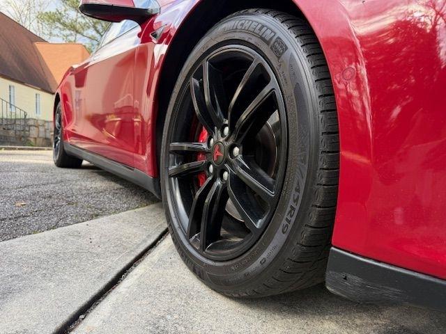 Tesla Model S 85D 2015