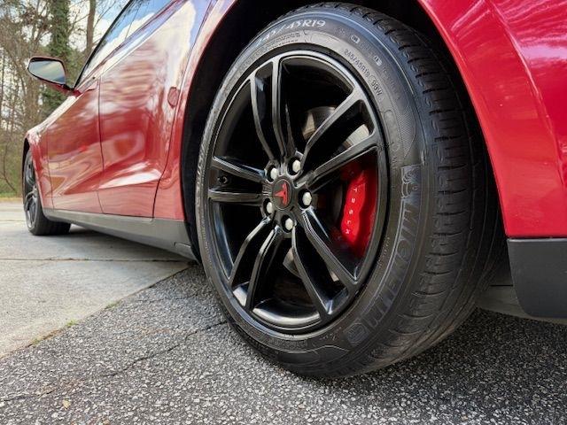 Tesla Model S 85D 2015