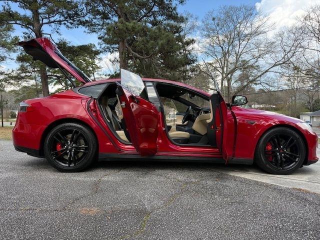 Tesla Model S 85D 2015