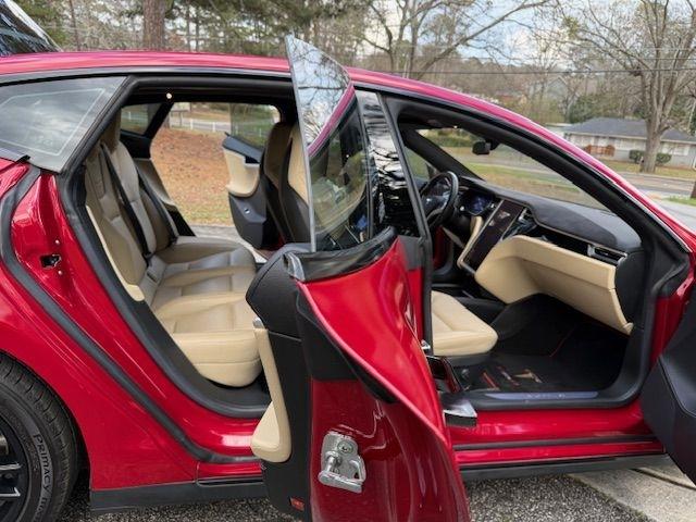 Tesla Model S 85D 2015