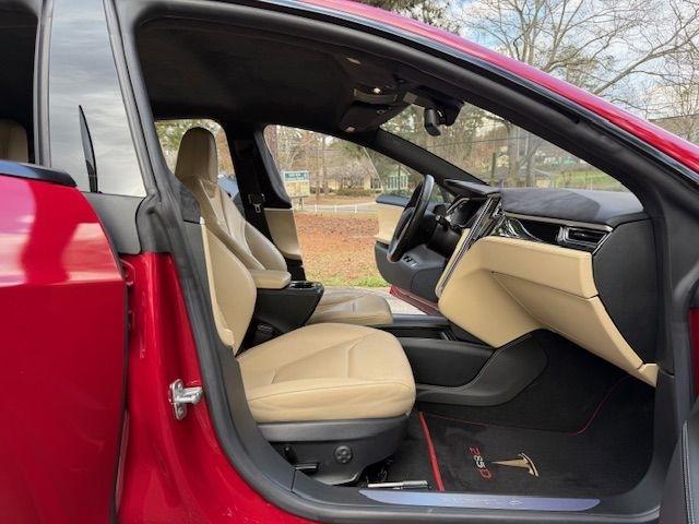 Tesla Model S 85D 2015