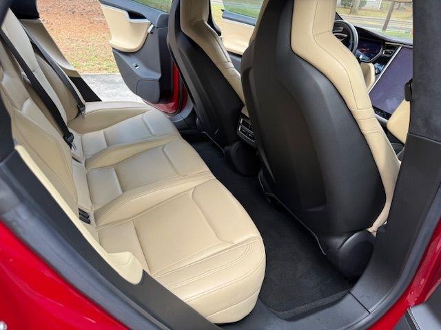 Tesla Model S 85D 2015