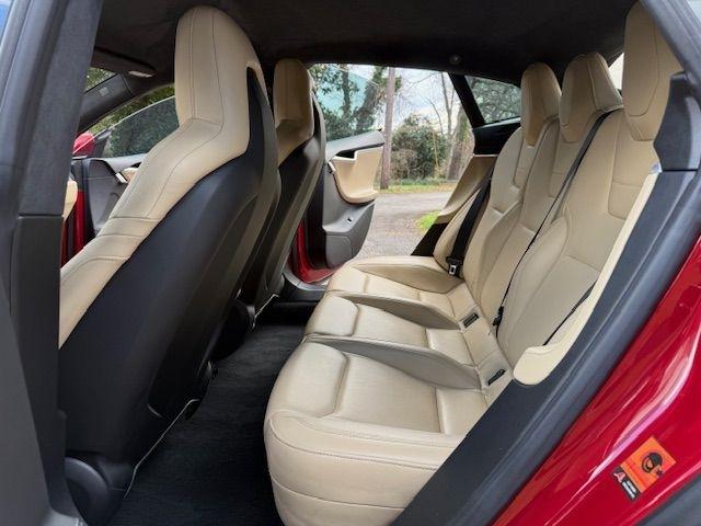 Tesla Model S 85D 2015